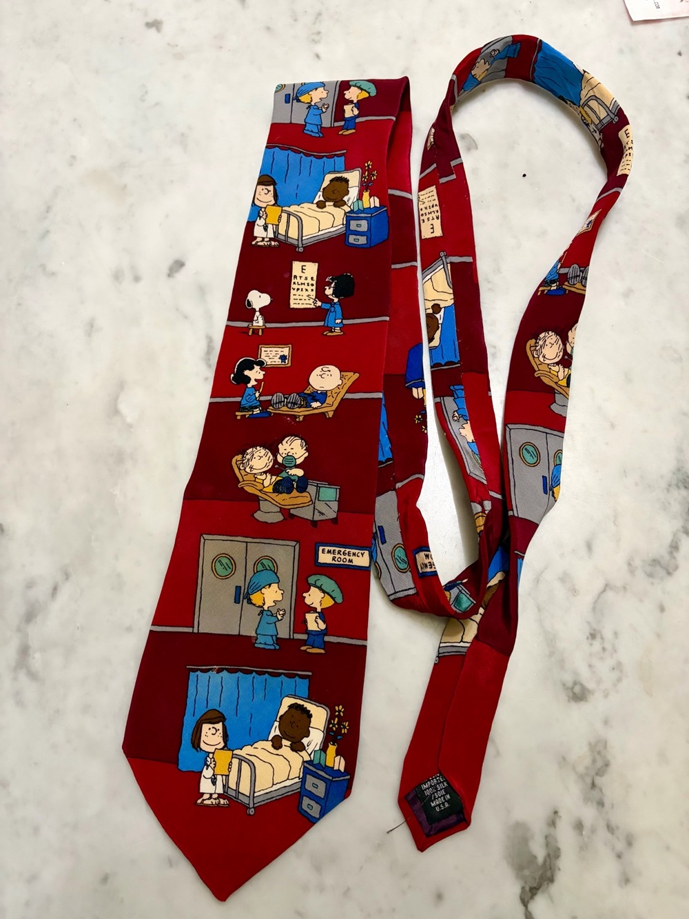 Peanuts vintage Cartoon Scene Red Novelty Tie